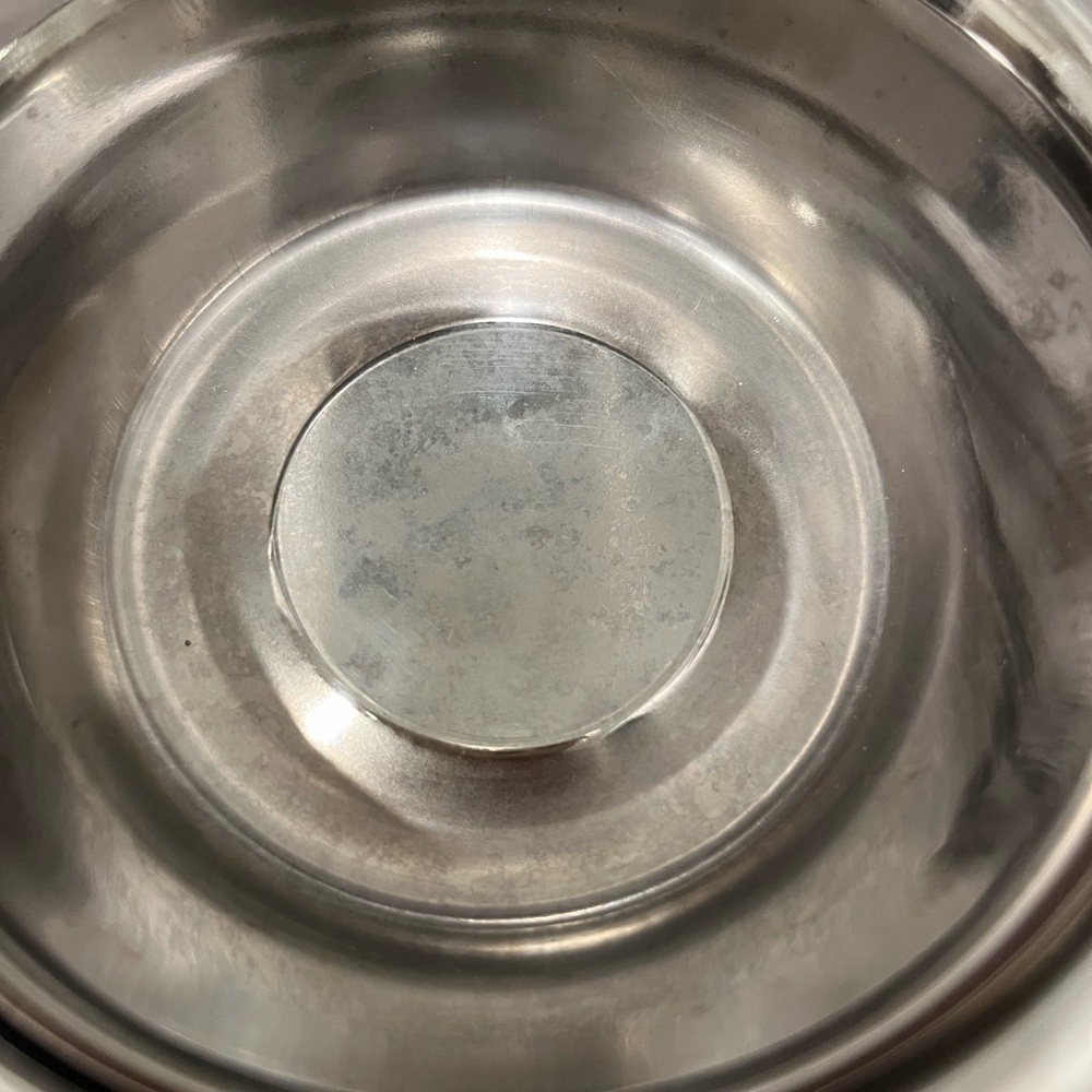 Stainless Steel Cat Bowls with Black Metal Stand - Picture 3 of 4